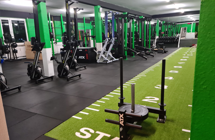 Geräte im Fitnessstudio