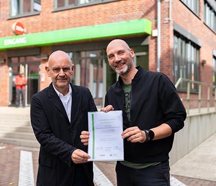 Volker Busse und Prof. Dr. Matthias J. Bauer